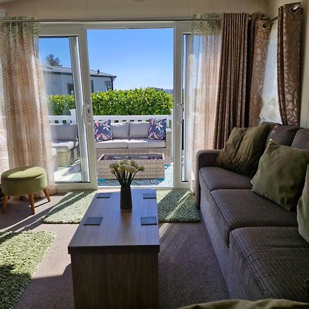 Beautiful 2 Bedroom Caravan, Holiday Park Tenby Saint Florence Eksteriør bilde