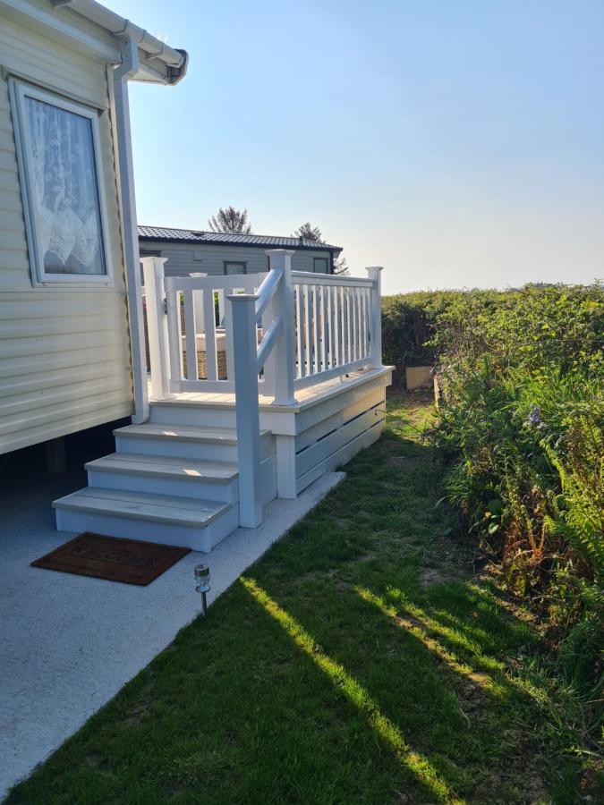 Beautiful 2 Bedroom Caravan, Holiday Park Tenby Saint Florence Eksteriør bilde