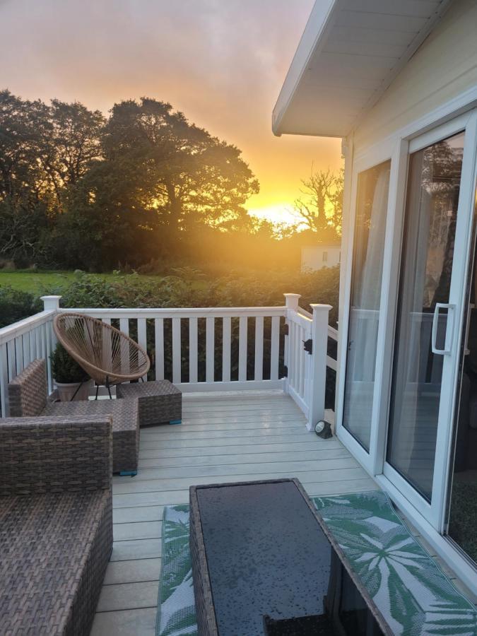 Beautiful 2 Bedroom Caravan, Holiday Park Tenby Saint Florence Eksteriør bilde
